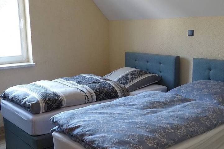 Ganze Wohnung, Familienfreundliche Ferienwohnung  65 m² am Natur Reservat Vessertal in Nahetal-Waldau, Hildburghausen und Umgebung