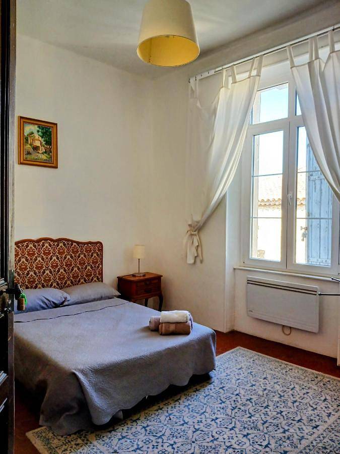 Chambre d’hôte pour 3 personnes, avec piscine et terrasse ainsi que vue et jardin à Cuxac-d'Aude - 4