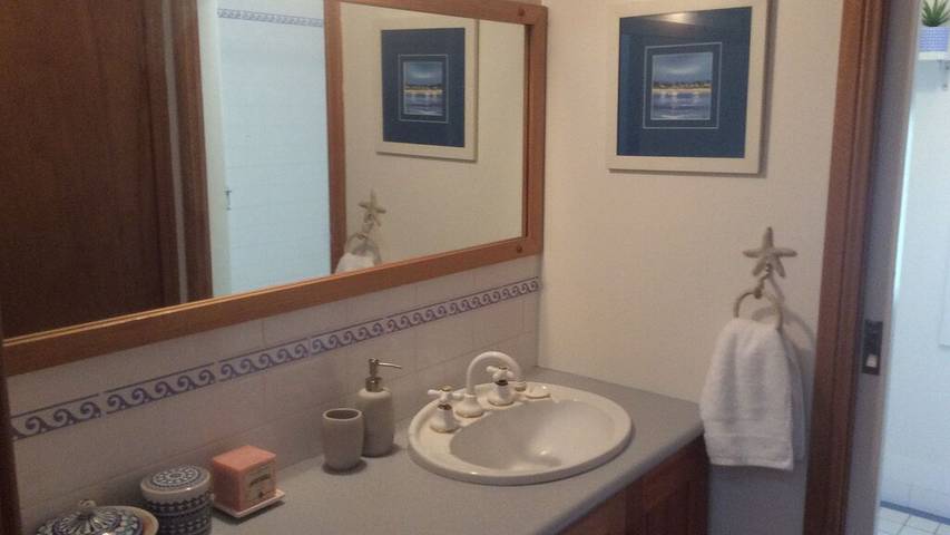 Holiday home for 6 people, with balcony and garden in Manyana