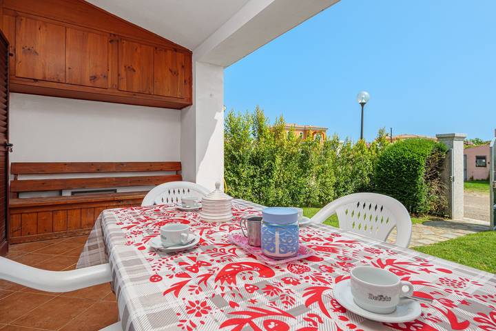 Villa 'Villino Grazia 2' avec terrasse privée, jardin et climatisation in San Teodoro, Olbia-Tempio