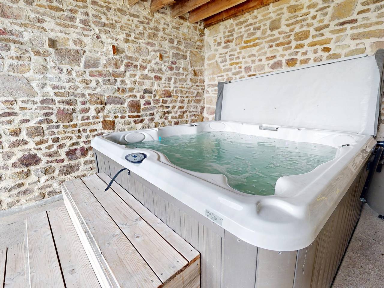 Maison des Bruyères 25pers : logements insolites, jacuzzi billard in Le Bény-Bocage, Région de Vire