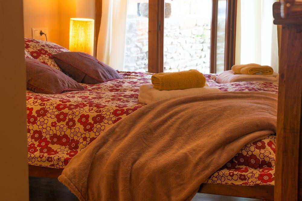 Entire apartment, Cozy and warm apartment in the Valley of Aran. in es Bòrdes, Catalan Pyrenees