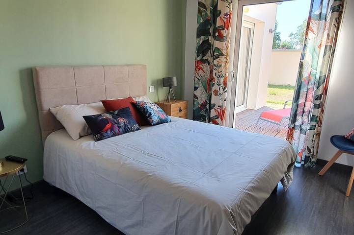 Location de vacances pour 6 personnes, avec terrasse et jardin, animaux acceptés à Saint-Michel-en-l'Herm - 2