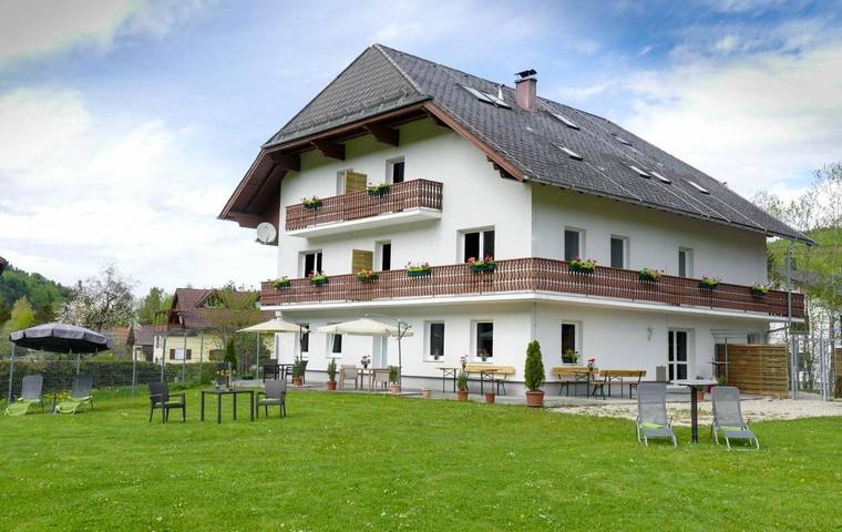 Ferienwohnung für 2 Personen, mit Balkon und Terrasse sowie Garten und Ausblick in Straß im Attergau - 2