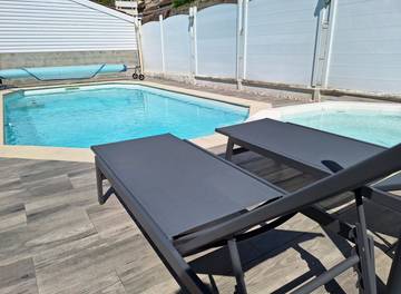 Cottage pour 4 personnes, avec piscine et jardin à Pauillac