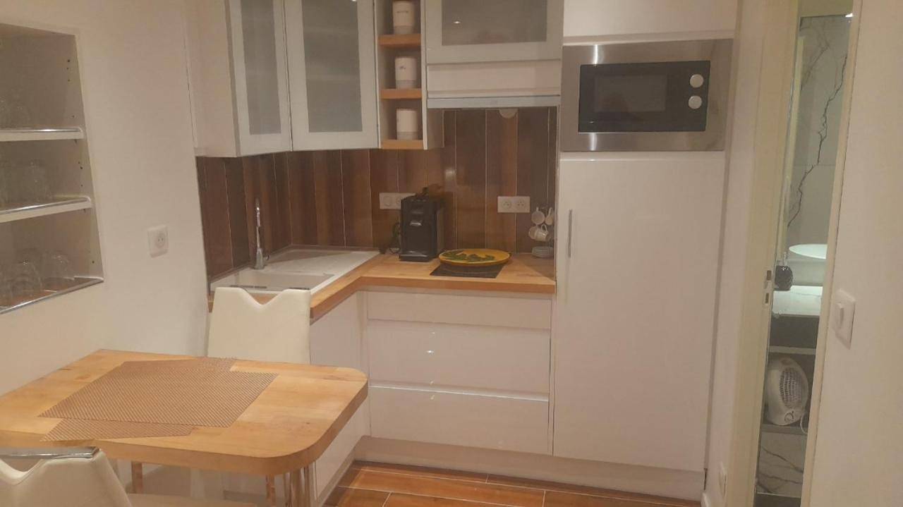 Appartement de vacances entier, Double Room with Private Bathroom in Sapignicourt, Marne