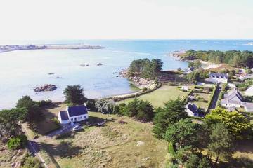 Location de vacances pour 10 personnes, avec jacuzzi ainsi que jardin et terrasse, animaux acceptés dans Plage Curnic