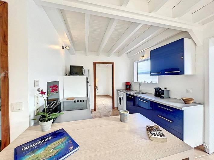 Location de vacances pour 3 personnes, avec jardin ainsi que vue et piscine à Le Moule - 4