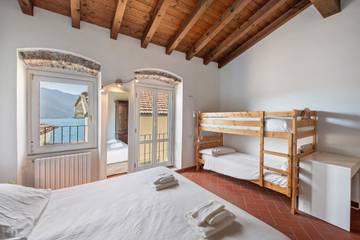 Gîte pour 6 personnes, avec jardin et vue sur le lac, animaux acceptés à Sulzano
