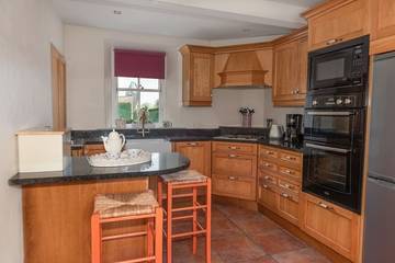 Vacation Rental for 6 Guests in County Limerick, Picture 3