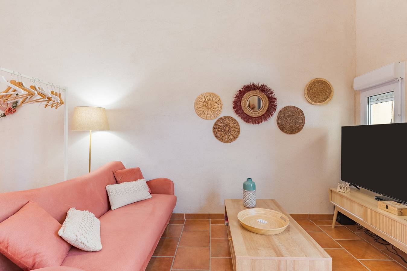 Domaine plan des devens: alojamiento tranquilo con terraza privada y piscina climatizada in Rosellón, Parque natural regional del Luberon