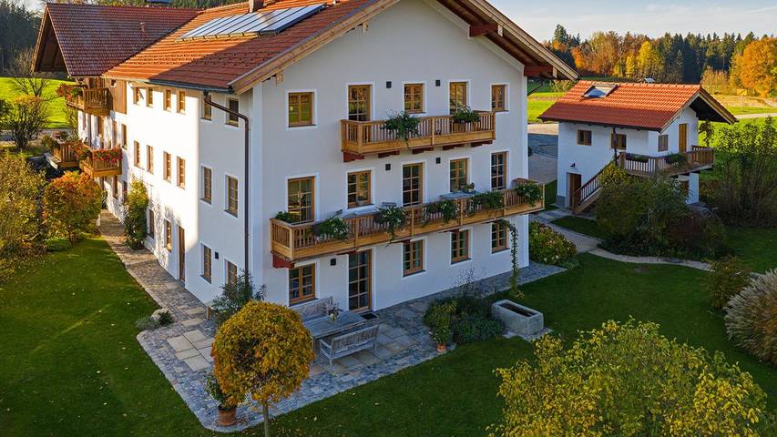 Ferienhaus für 2 Personen, mit Seeblick und Garten sowie Balkon in Bad Endorf