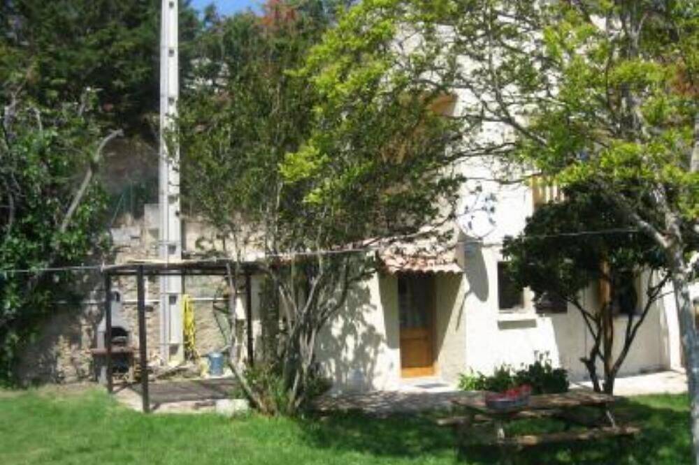 Appartement entier, Appartement F2 Pied Dans L'Eau Avec Jardin Prive in Sagone, Vico