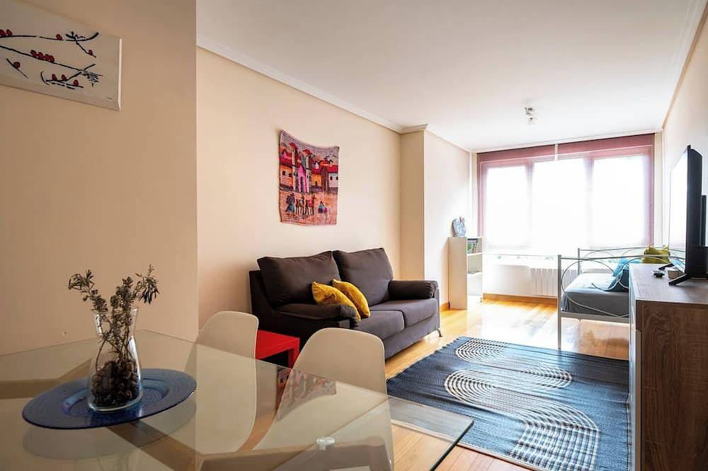 Entire apartment, Apartamento en Entrambasaguas Centro in Entrambasaguas, Cantabrian Coast