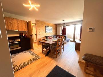 Gîte pour 6 personnes, avec piscine ainsi que terrasse et sauna, animaux acceptés dans Longefoy
