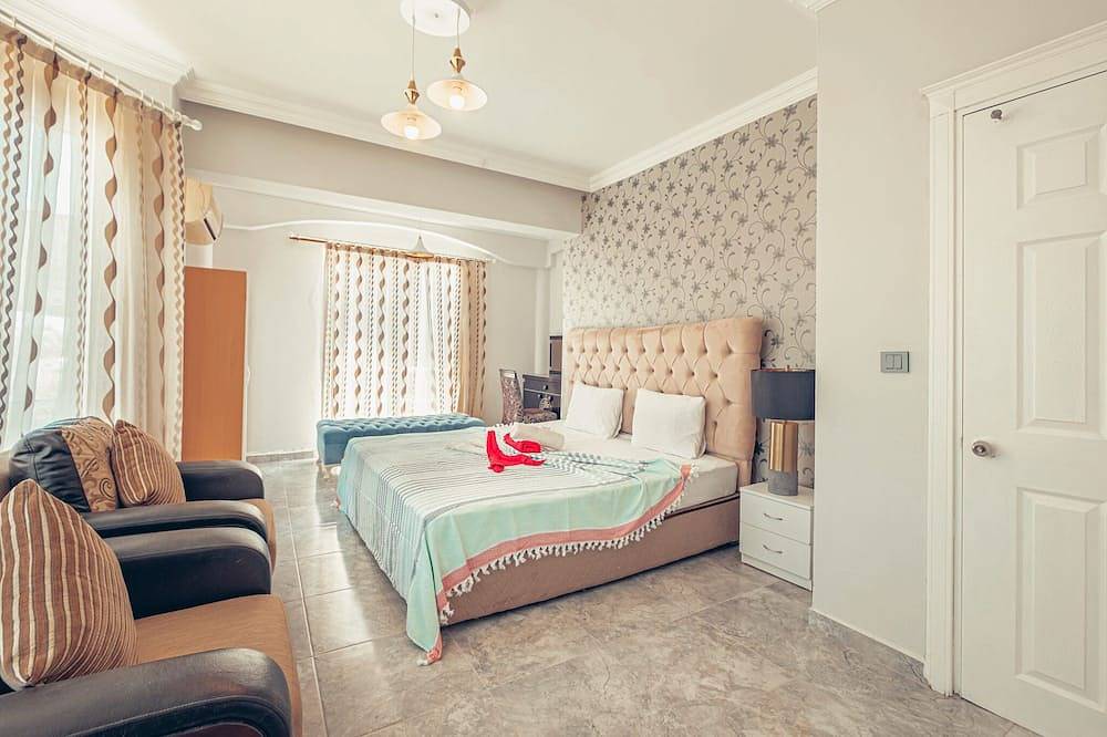 Private luxury villa tailored made to guest separate land area\nnearly sea, hotel in Belek, Provinz Antalya