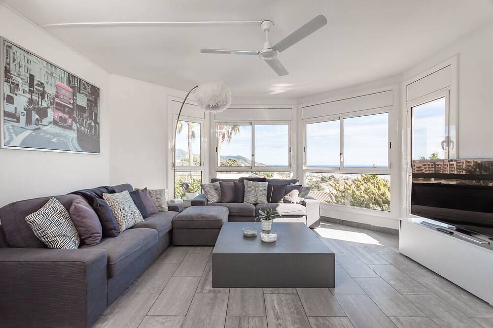 Fantastic Villa with private pool and terrific views! in Sant Pere de Ribes, Garraf