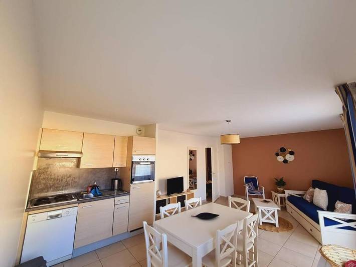 Appartement de vacances pour 6 personnes, avec terrasse et piscine, animaux acceptés