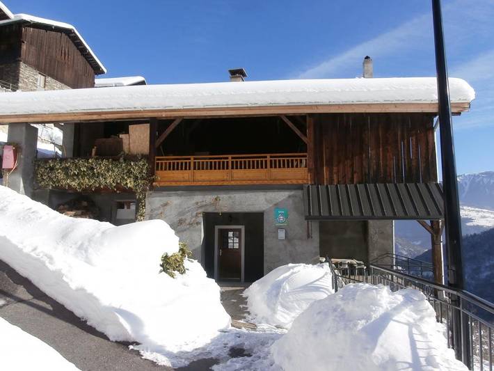 Gîte pour 6 personnes, avec Terrasse à Cevins