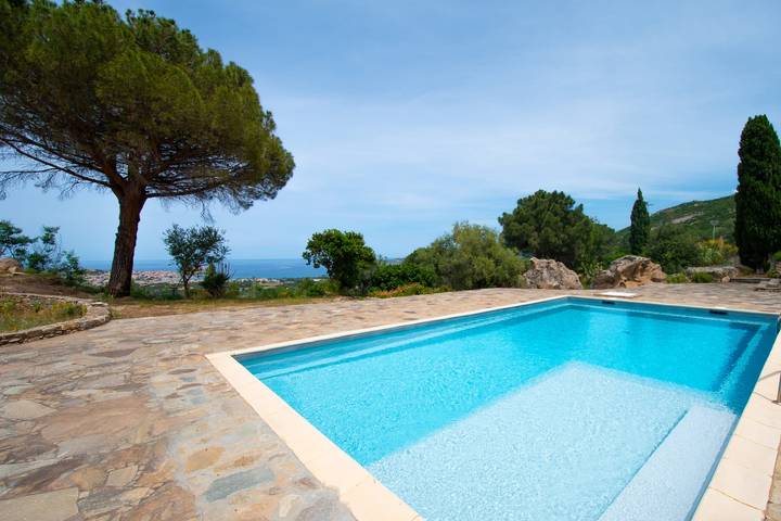 Ferienhaus für 2 Personen, mit Garten und Terrasse sowie Pool - 1
