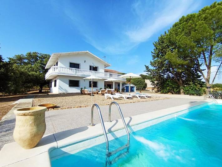 Casa rural para 13 personas, con piscina además de vistas y jardín en Archidona - 2