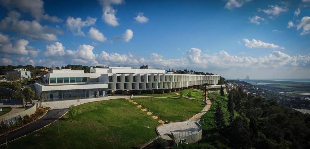 Hôtel pour 4 personnes, avec vue ainsi que piscine et terrasse
