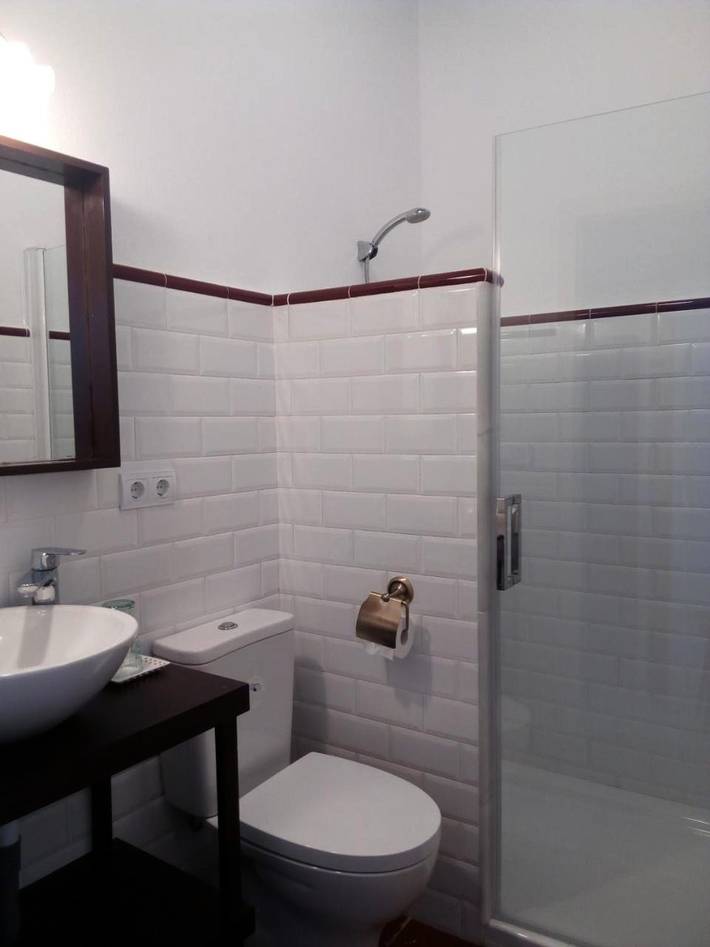 Casa rural para 9 personas, con Balcón además de Terraza y Jardín en Cala - 2