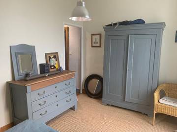 Gîte pour 2 personnes, avec terrasse ainsi que piscine et jardin à Arnage