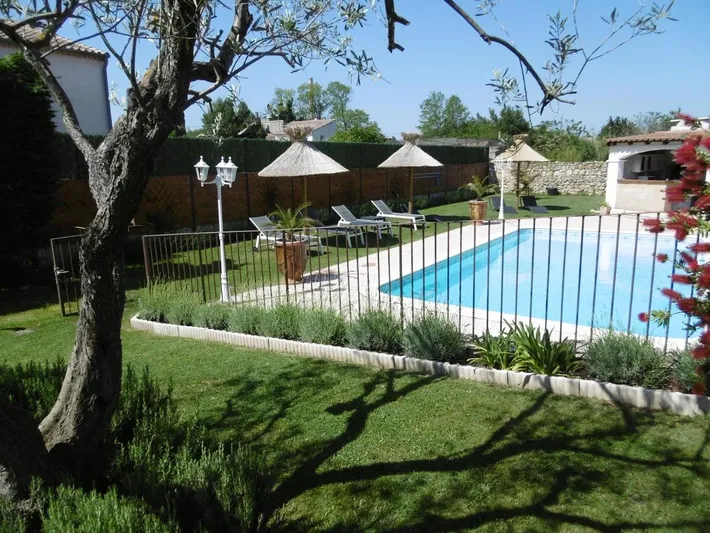 Ferienhaus für 4 Personen, mit Ausblick und Garten sowie Pool - 1