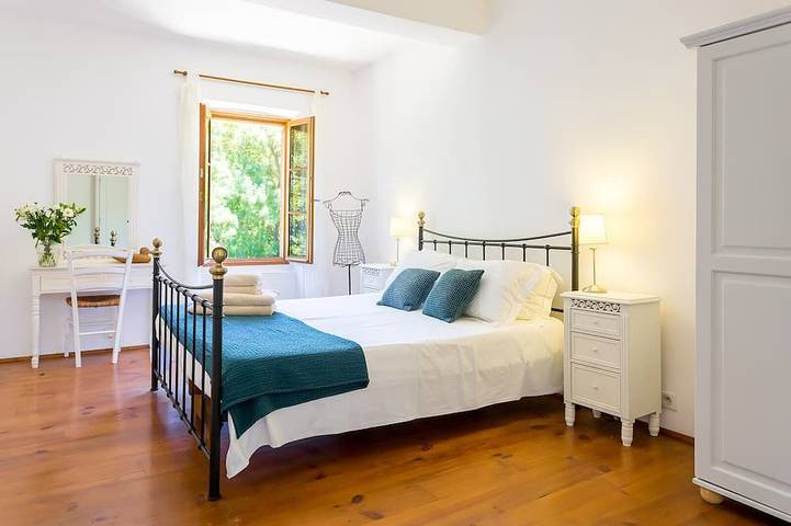 Location de vacances pour 6 personnes, avec terrasse ainsi que jacuzzi et jardin à Canet - 2