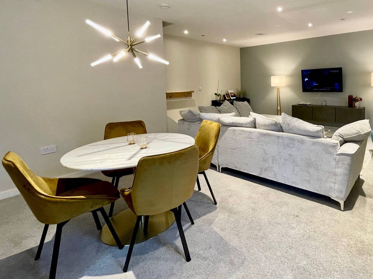 Pass the Keys | Stylish Central Manchester townhouse with parking in Grand Manchester