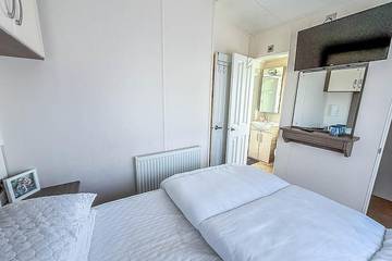 Bungalow for 6 People in St Osyth, Essex, Photo 2