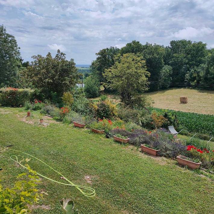 Gîte pour 2 personnes, avec Terrasse et Jardin ainsi que Vue sur le lac et Vue à Saint-Romain