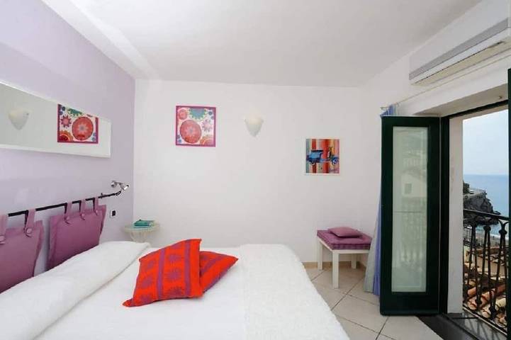 Appartement entier, Ciliegia by Amalfivacation.it - Sea View, Few Steps from the Beach in Minori, Sorrento Coast