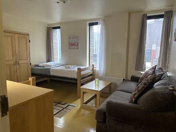 Vacation Rental for 6 Guests in Pittsburgh, Pennsylvania, Picture 3