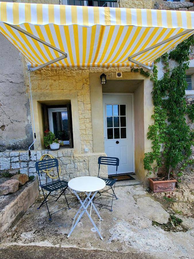 Gîte pour 2 personnes, avec terrasse et vue à Ucciani - 3