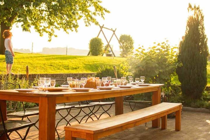 Location de vacances pour 18 personnes, avec Terrasse ainsi que Jardin et Piscine dans Rémersdael