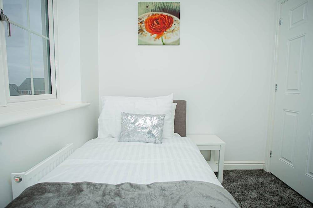 Somerset Place Holiday home in Duston, Northamptonshire