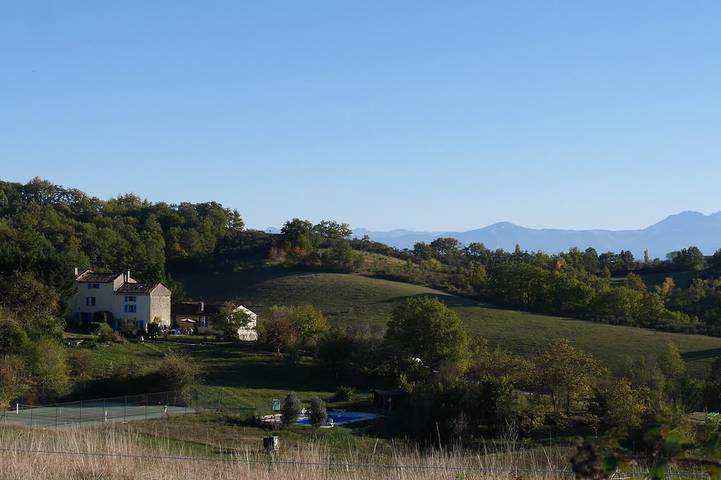 Agriturismo pour 22 personnes, avec terrasse ainsi que piscine et jardin à Gaudiès