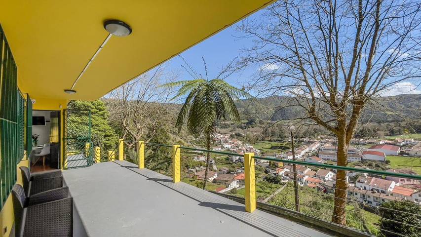 Casa de férias para 4 pessoas, com terraço e vista em Furnas
