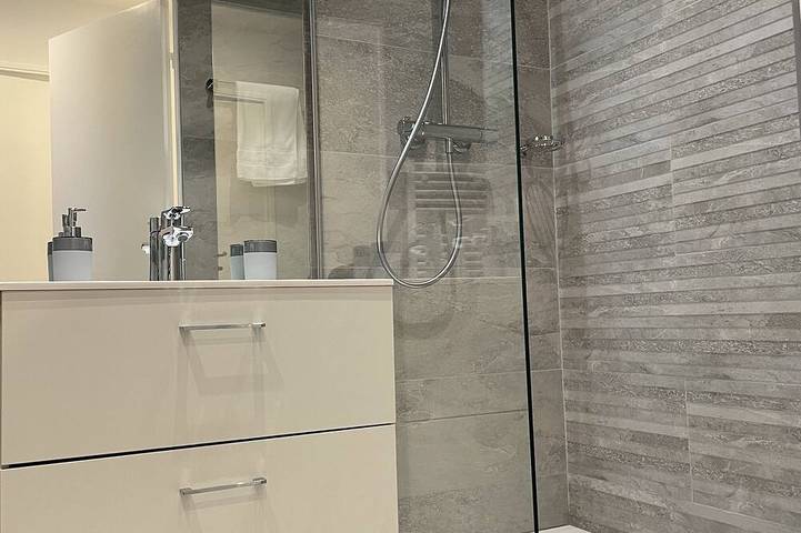 Gîte pour 4 personnes, avec terrasse à Divonne-les-Bains - 2