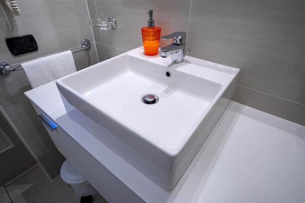 Ganze Wohnung, Residence Cafelicita - Apartment Amicizia -  Lake View, Infinity Pool, Jacuzzi in San Carlo (Como), Gravedona ed Uniti