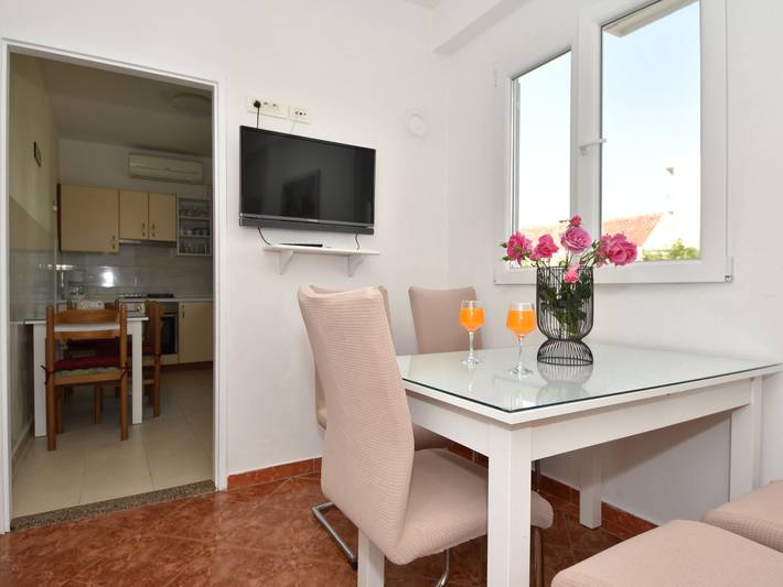 Ferienhaus für 12 Personen, mit Terrasse in Sukosan - 4