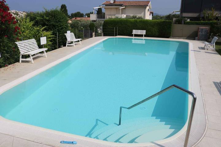 Location de vacances pour 2 personnes, avec jardin dans Cisano