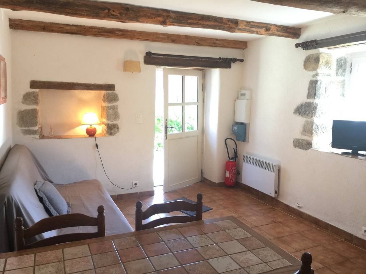 Propriété 12 ha, 22 p, piscine privée 15x6m in Sanilhac, Massif central