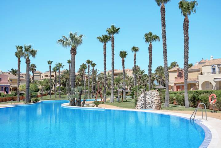 Apartamento para 4 personas, con Balcón y Jardín en Atlanterra