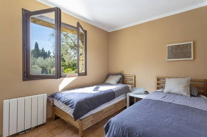 Großer Garten und Poolvilla in Familiengröße in Valbonne, Mittelmeerküste (Frankreich)