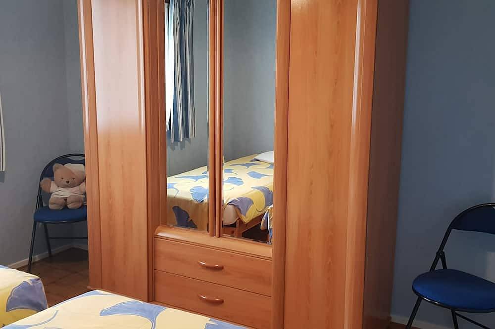 House near Annecy, 100m2, large garden, 8 min walk to lake, greenway in Sévrier, Parc naturel régional du Massif des Bauges