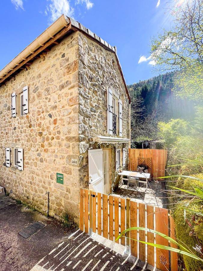 Maison de vacances pour 3 personnes, avec terrasse ainsi que jardin et vue