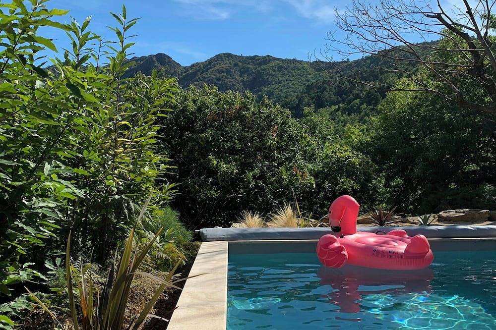 Haus mit Pool in den Monts d'Ardèche in Gravières, Parc naturel régional des Monts d'Ardèche